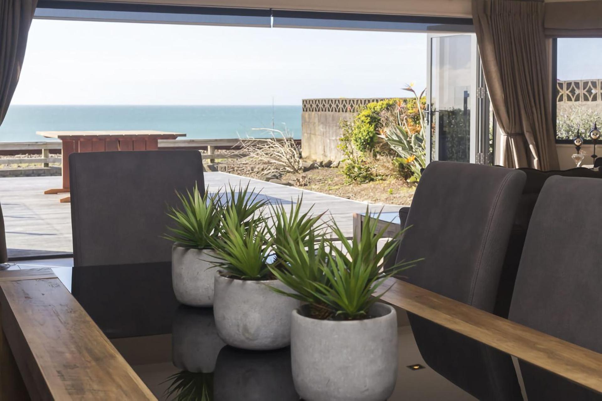 The Waterfront Escape * New Plymouth
